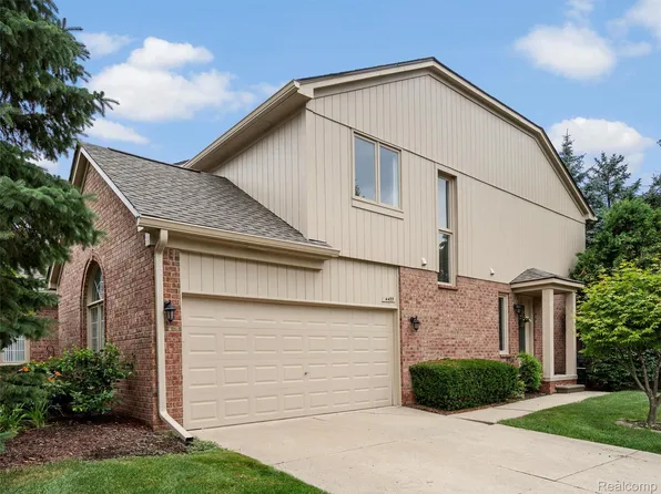 4455 Park Place Dr, Utica, MI 48316