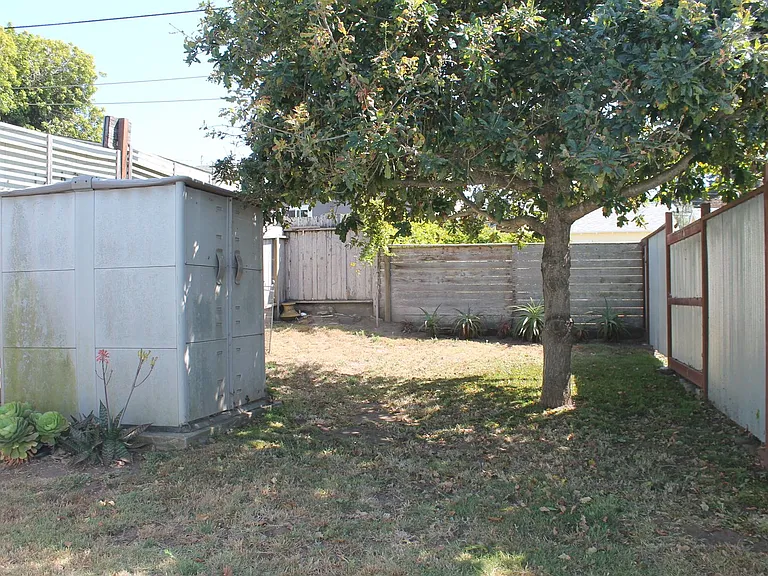 960 Balboa St — Photo 16