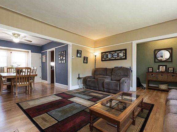 5th image of 111 Saint Marks Pl