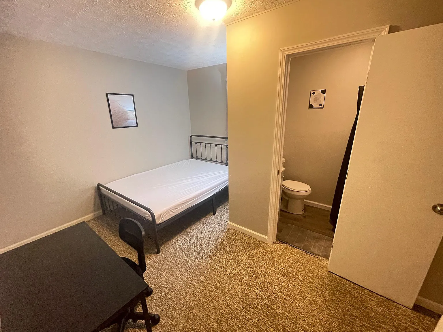 4 bed, 2.0 bath, 1284 sqft, $1,118 — Photo 3