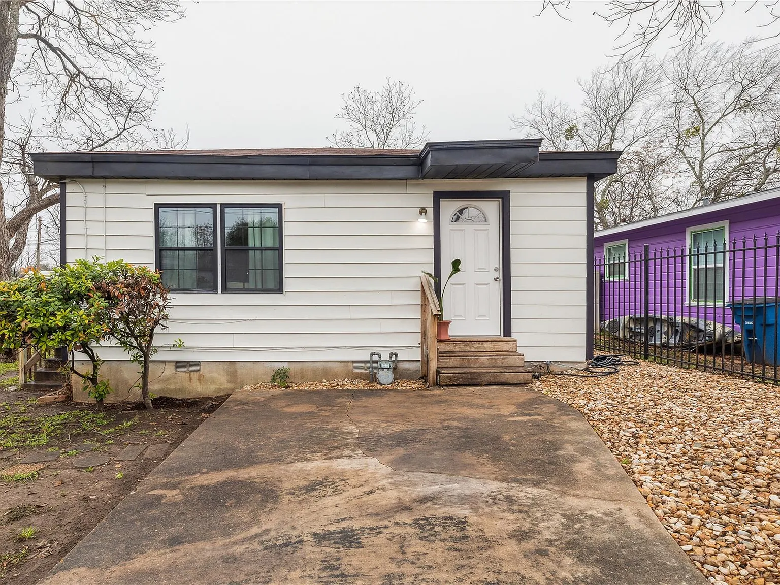 3 bed, 1.0 bath, 900 sqft, $2,500 — Photo 3