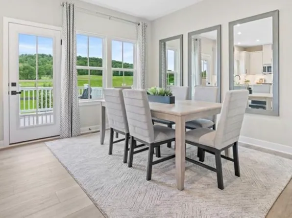 103 Leah Dr, Zelienople, PA 16063