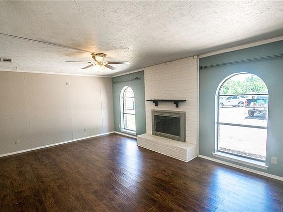 2nd image of 5500 Castle Ct