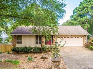 2114 Old Forge Dr, Little Rock, AR 72227