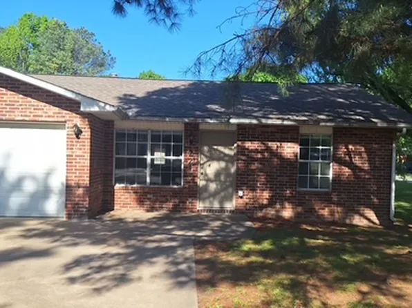 221 N Little Ave, Gentry, AR
