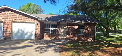 221 N Little Ave Photo 1