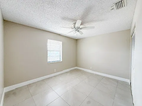 1515 N Federal Hwy — Photo 18