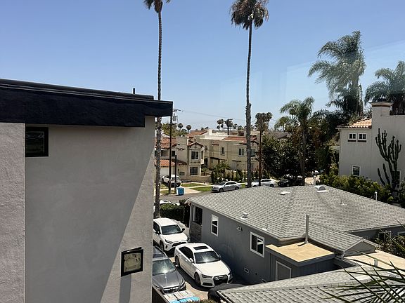 2nd image of 1980 Diamond St