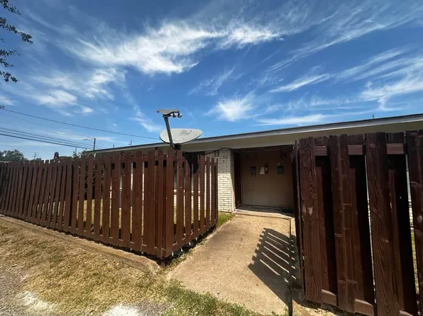 1305 S Jefferson Ave #3, Mount Pleasant, TX 75455