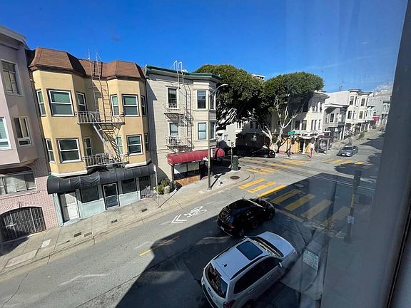 5th image of 1563 Hyde St #22