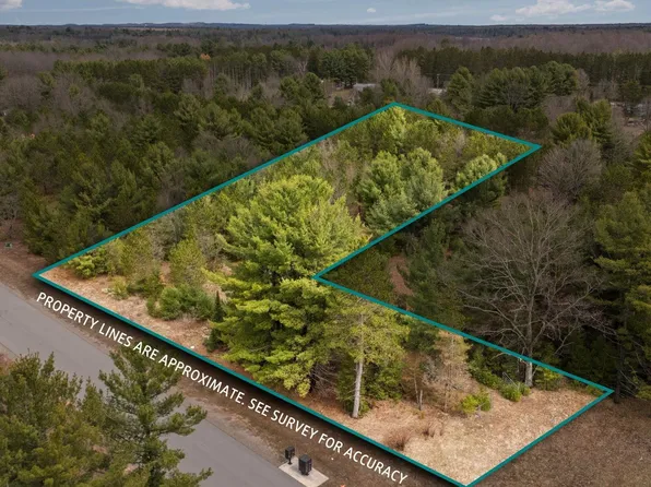 1 Old Cabin Dr #1, Interlochen, MI 49643