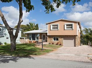 7521 NW 1st St, Pembroke Pines, FL 33024