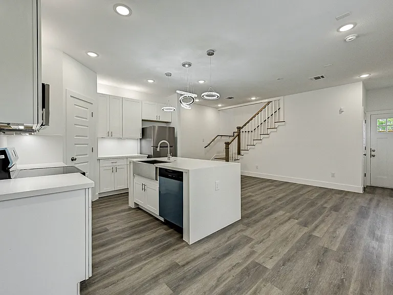5124 Gold St #B — Photo 3