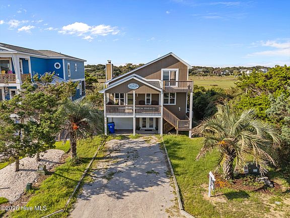 5th image of 312 E Dolphin Drive