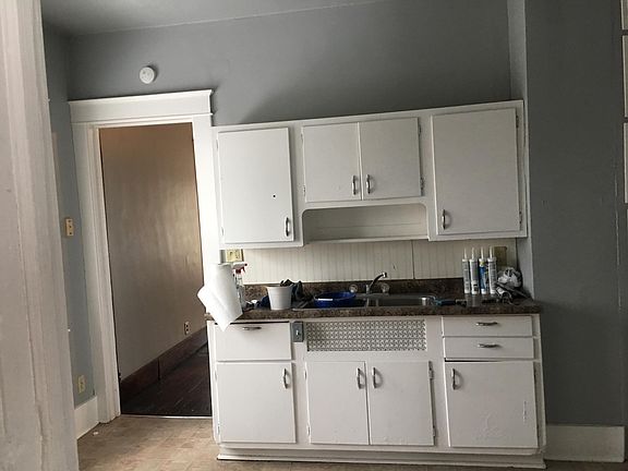 3rd image of 622 E Lincoln Ave