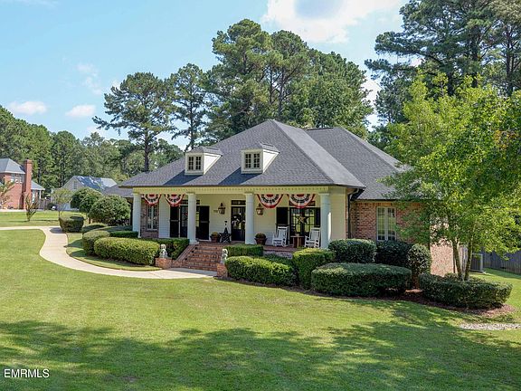 3rd image of 7722 Confederate Dr