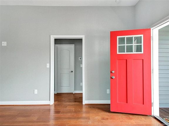 4th image of 127 Echo Ave