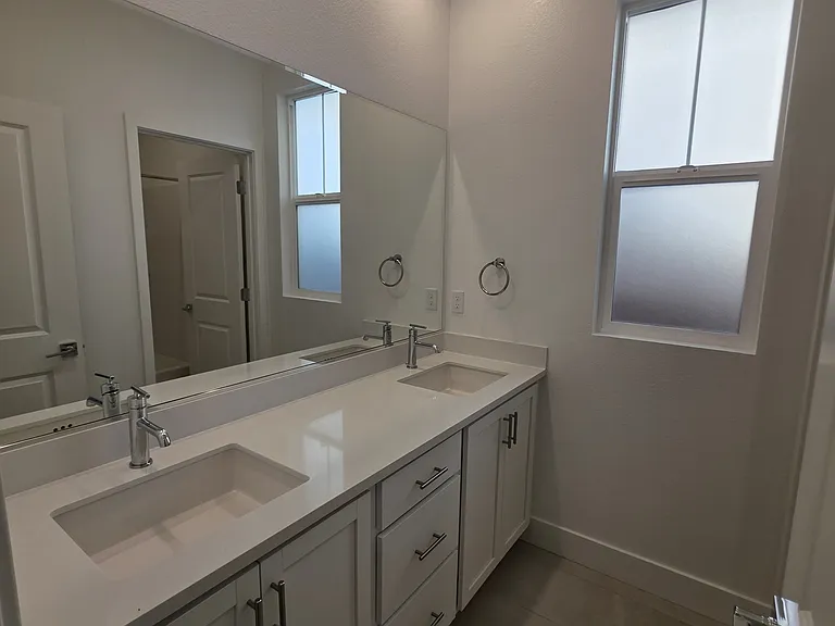 2649 Dashwood St — Photo 16
