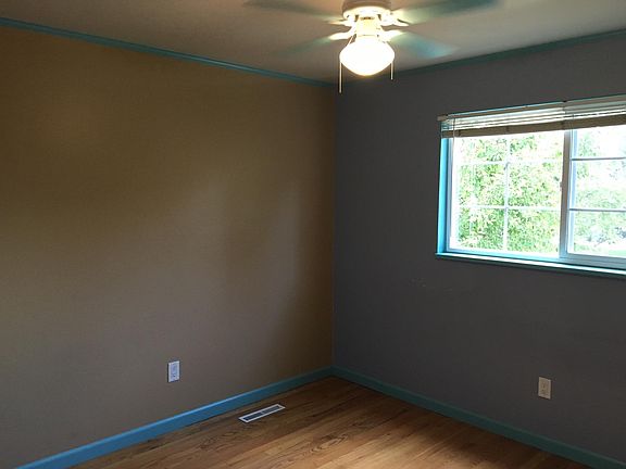 5th image of 921 Teller Cir