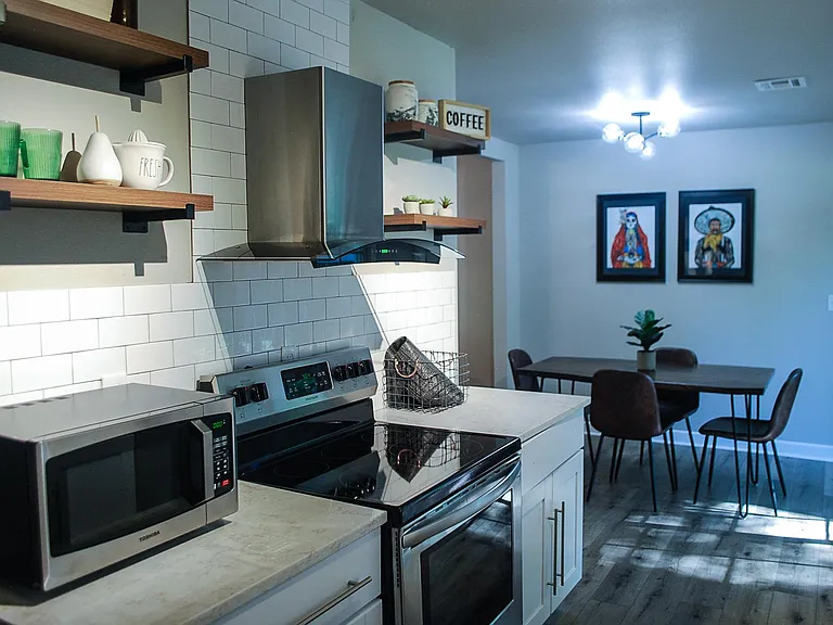 1108 Royal Dr — Photo 7