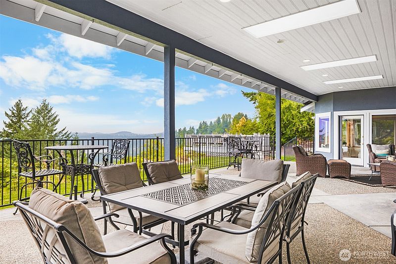 5th image of 184 Dow Ridge Drive N