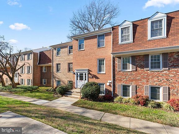 2nd image of 736 Quince Orchard Blvd APT 101