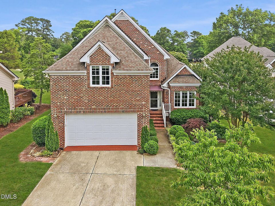 1st image of 2912 Hawtree Dr