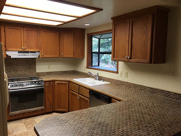 3rd image of 3070 Closser Dr NW