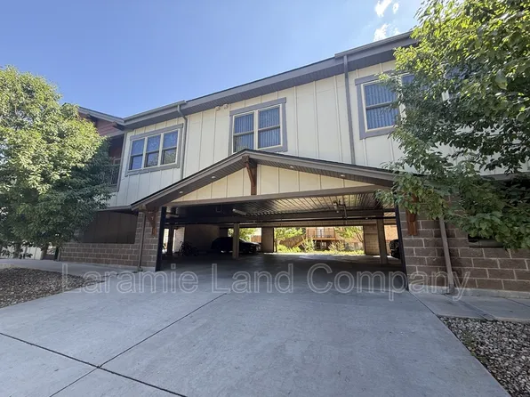 1403 E Gibbon St APT 101, Laramie, WY 82072
