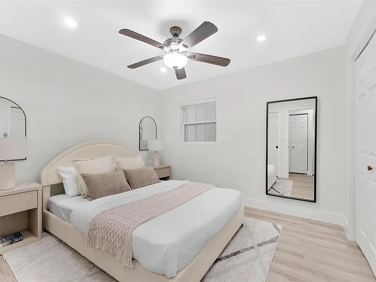 1115 Stillwater Dr — Photo 12