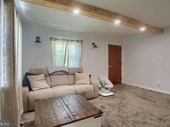5th image of 104 Clarkton Ct