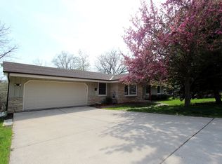 N53W34359 Road Q, Okauchee, WI 53069