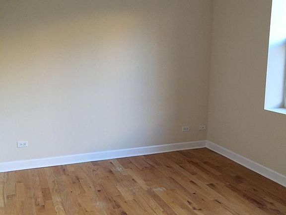 4th image of 3352 W Wilson Ave APT 2E
