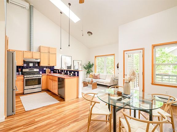 5th image of 1617 Yellow Pine Avenue