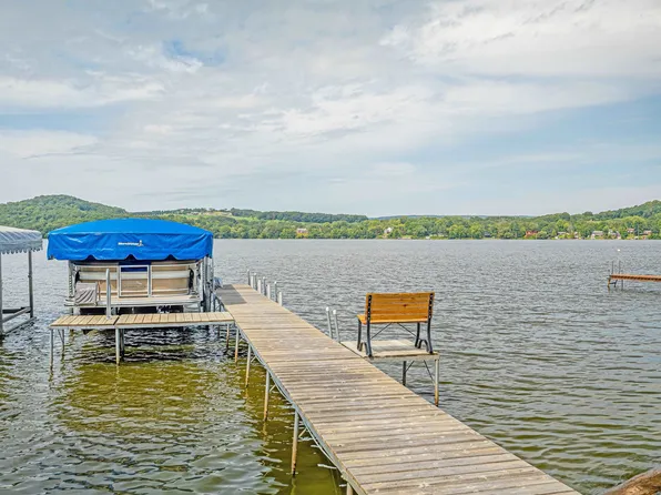 W10894 Fox Glen Rd, Poynette, WI 53955