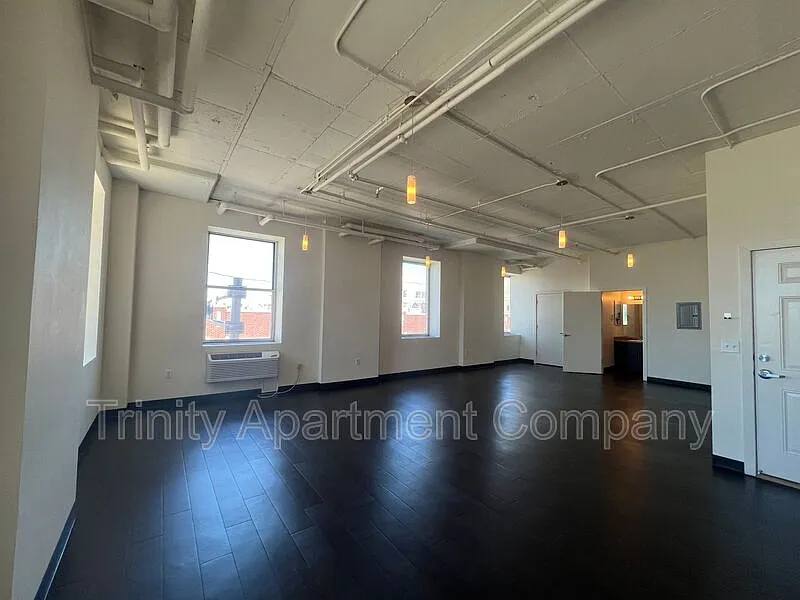 517 Gold Ave SW #210