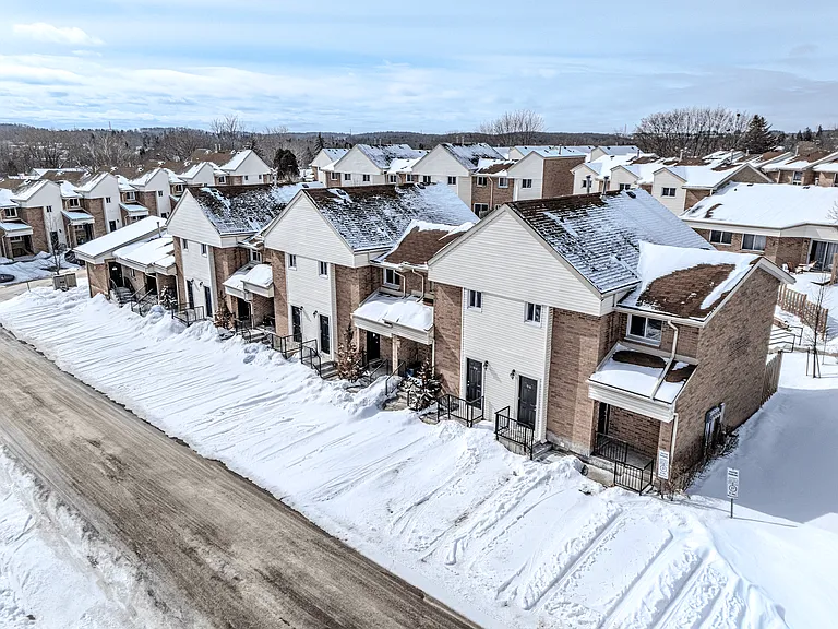 15 Millwood Cres — Photo 26