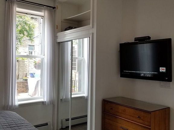 3rd image of 182 8th St APT 1