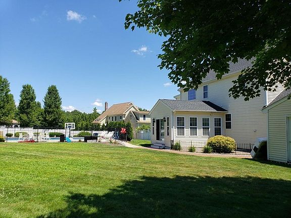 3rd image of 88 Stonegate Dr