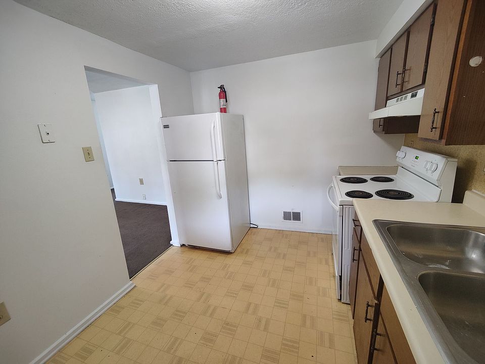 352 Broadway Blvd Apartment Rentals Pitcairn, PA Zillow
