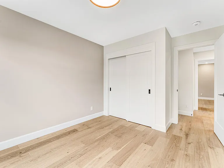 847 Woodroffe Ave #A — Photo 15