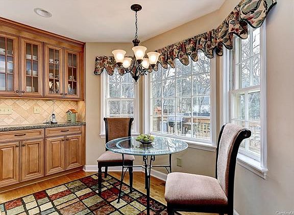 5th image of 5910 Chapel Creek Ct