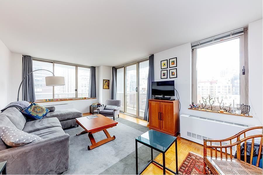 1st image of 200 E 89th St APT 10B