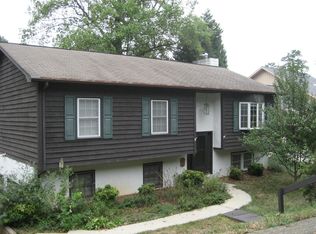 1960 10th Street Blvd NW, Hickory, NC 28601