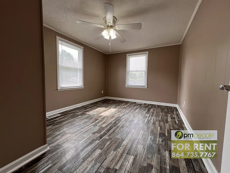 114 Radcliff Dr — Photo 5