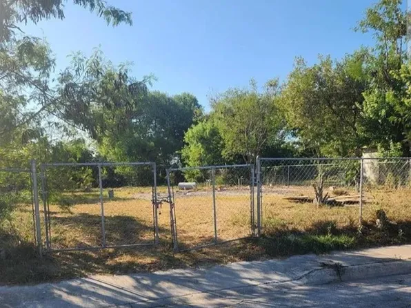 133 Midway Dr, Brownsville, TX 78520