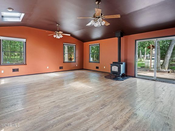 5th image of 29 Murdock Place