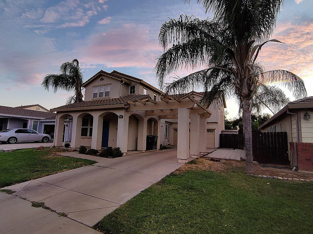 5437 Boardwalk Way photo 1