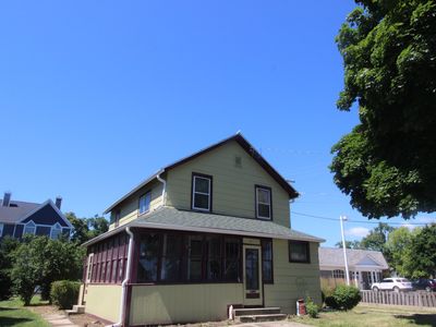 45 E Woodstock St, Crystal Lake, IL, 60014