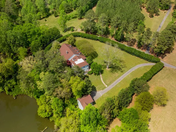 70 Golf Course Ln, Trion, GA 30753